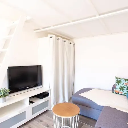 Bm17 Staywiz Us - Floor Ac & Balcony