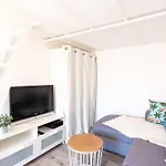 #2 Staywiz Us - Floor Ac & Balcony