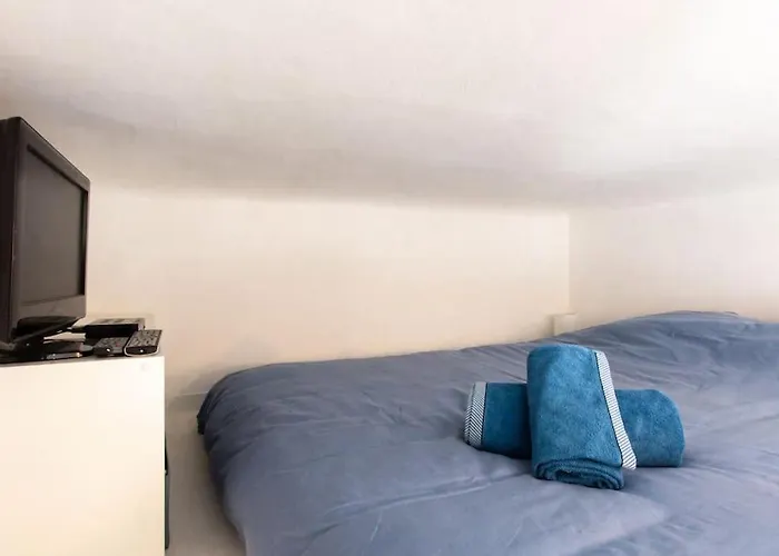 #2 Staywiz Us - Floor Ac & Balcony Daire