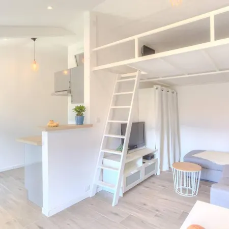 Bm17 Staywiz Us - Floor Ac & Balcony